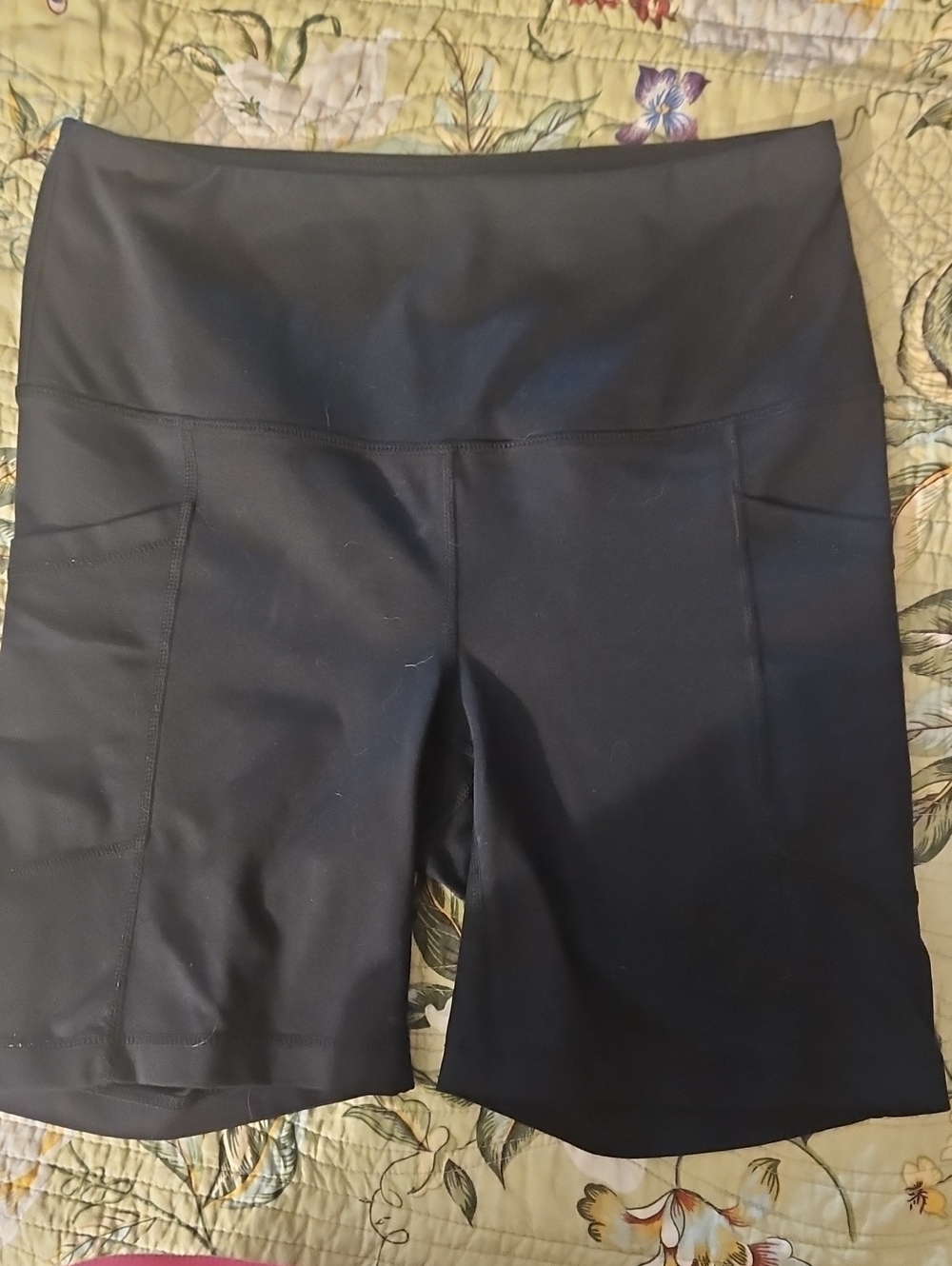 Yogalicious Size Medium Shorts